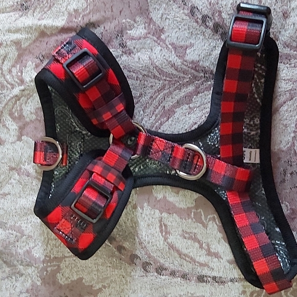 Bcuddly Buffalo Plaid Harness NWOT - Picture 2 of 4